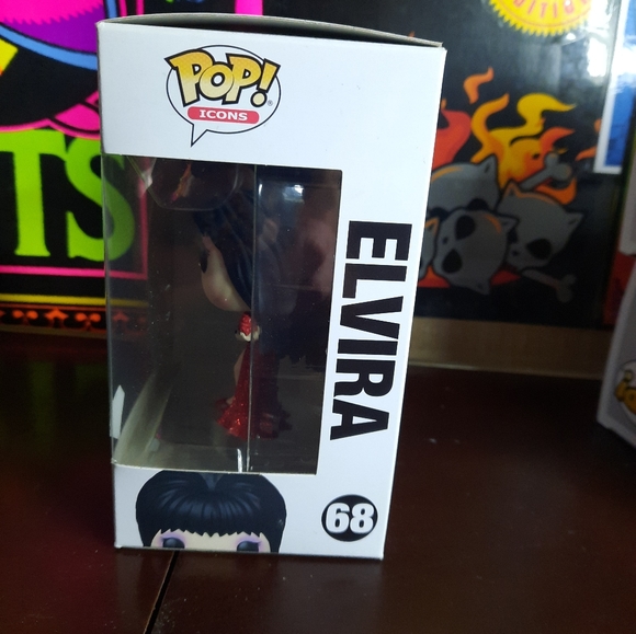 Elvira Funko Pop 68 Diamond 40th Anniversary Icons - Picture 6 of 8